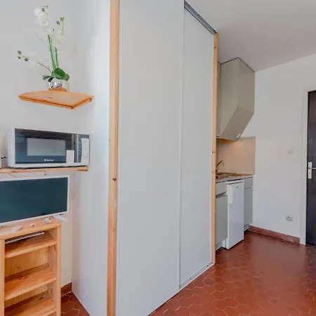 Les Miramars-4 By Interhome